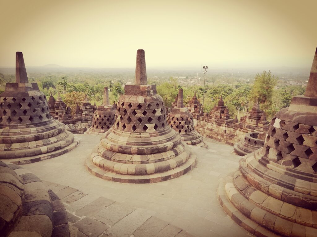 Viaggio on the road in Indonesia - Borobudur