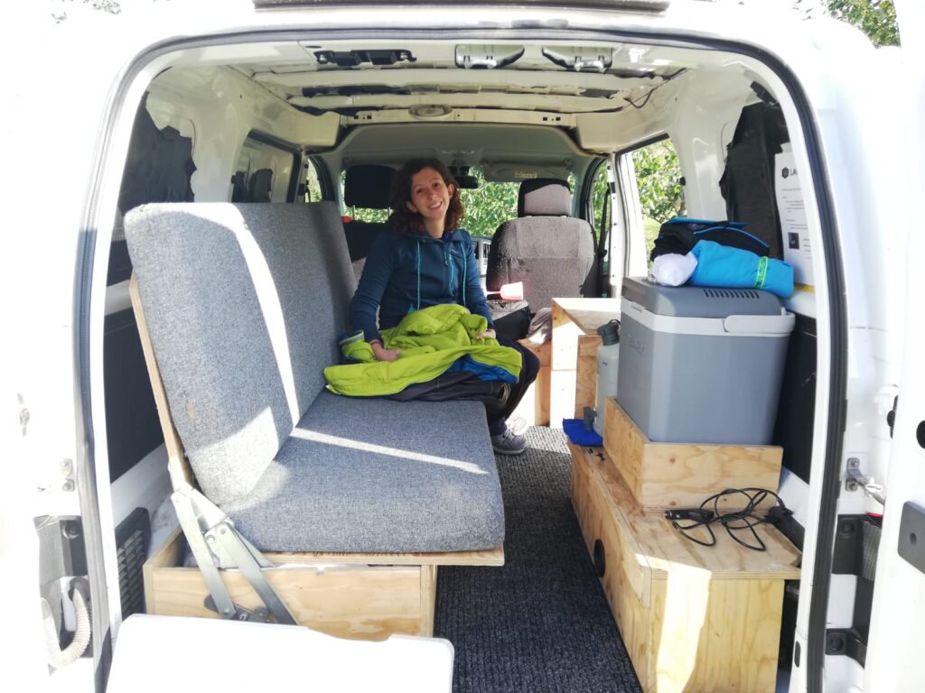 Viaggio on the road in Islanda - interno van