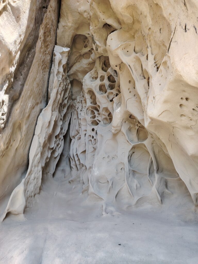 Grotta dei piatti - grotte di soprasasso