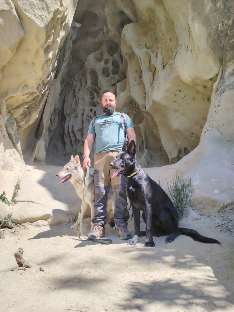 Grotta dei piatti - grotte di soprasasso - Avventure a coda alta