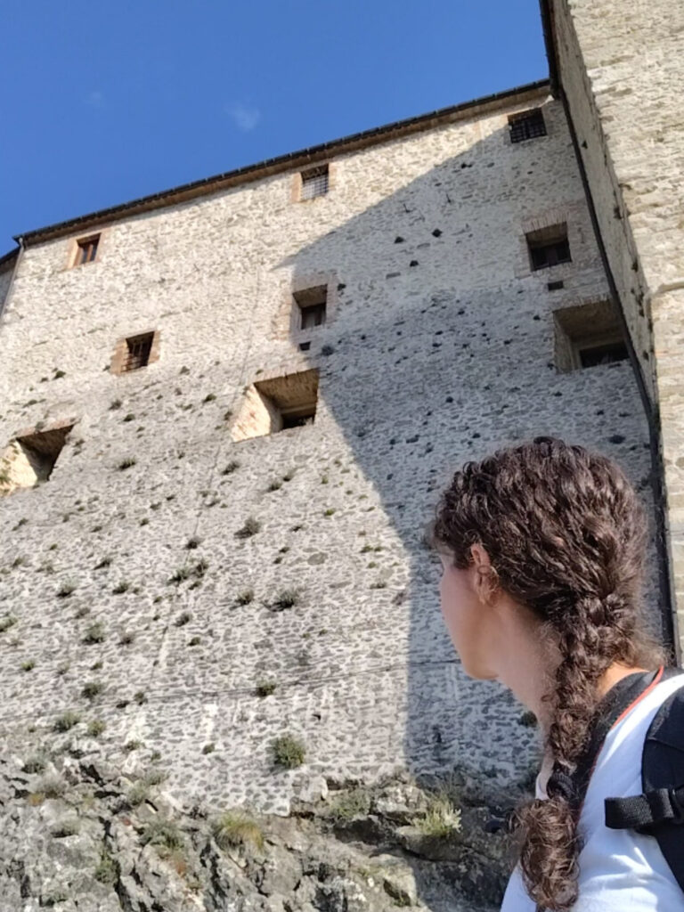 Gio sotto il mastio di San Leo
